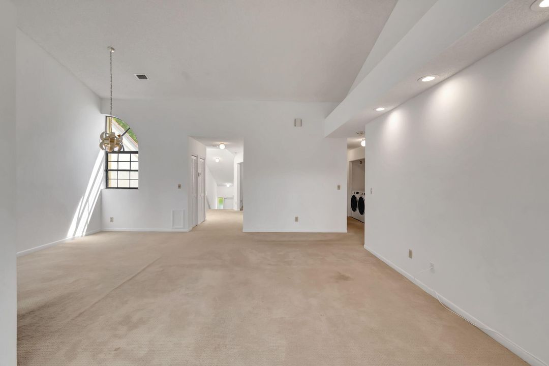 For Sale: $390,000 (3 beds, 2 baths, 1550 Square Feet)