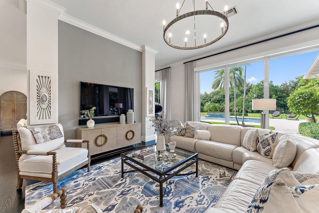 For Sale: $5,995,000 (5 beds, 6 baths, 5685 Square Feet)