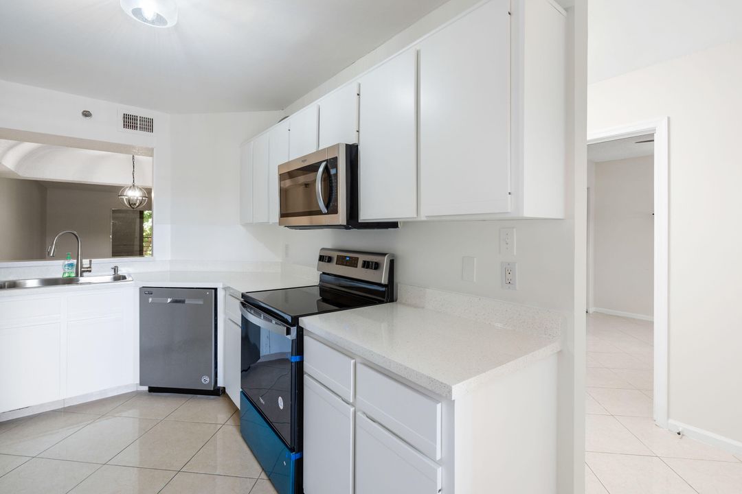 For Sale: $235,000 (2 beds, 2 baths, 1160 Square Feet)