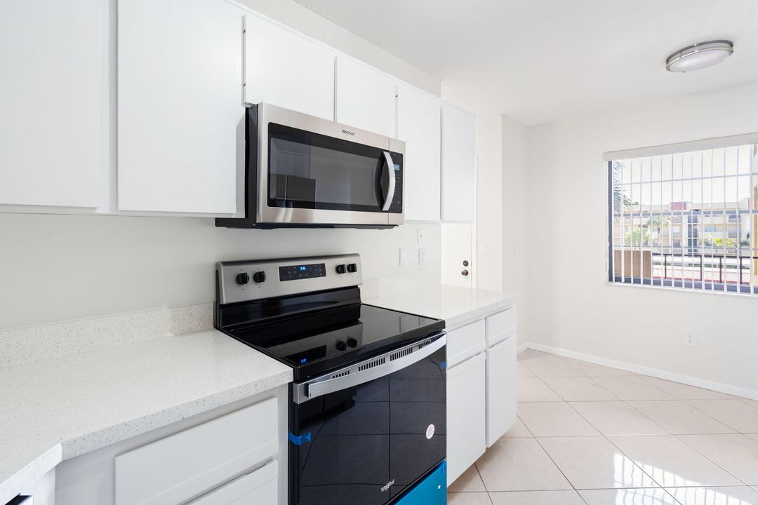 For Sale: $235,000 (2 beds, 2 baths, 1160 Square Feet)