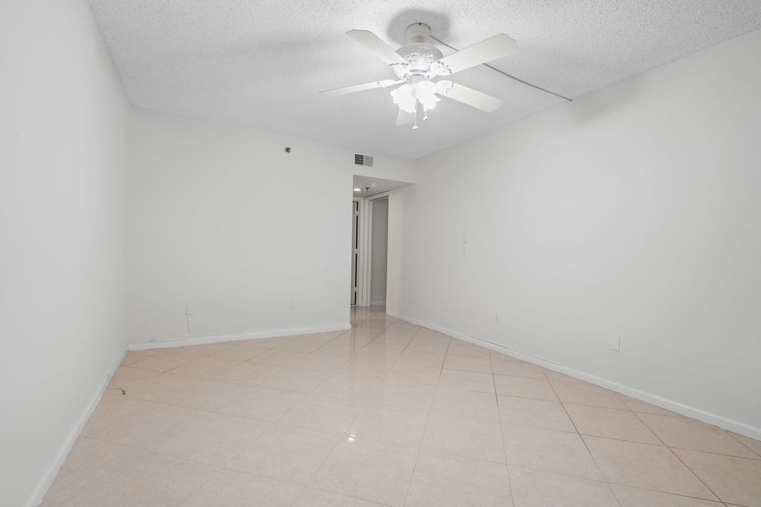 For Sale: $235,000 (2 beds, 2 baths, 1160 Square Feet)