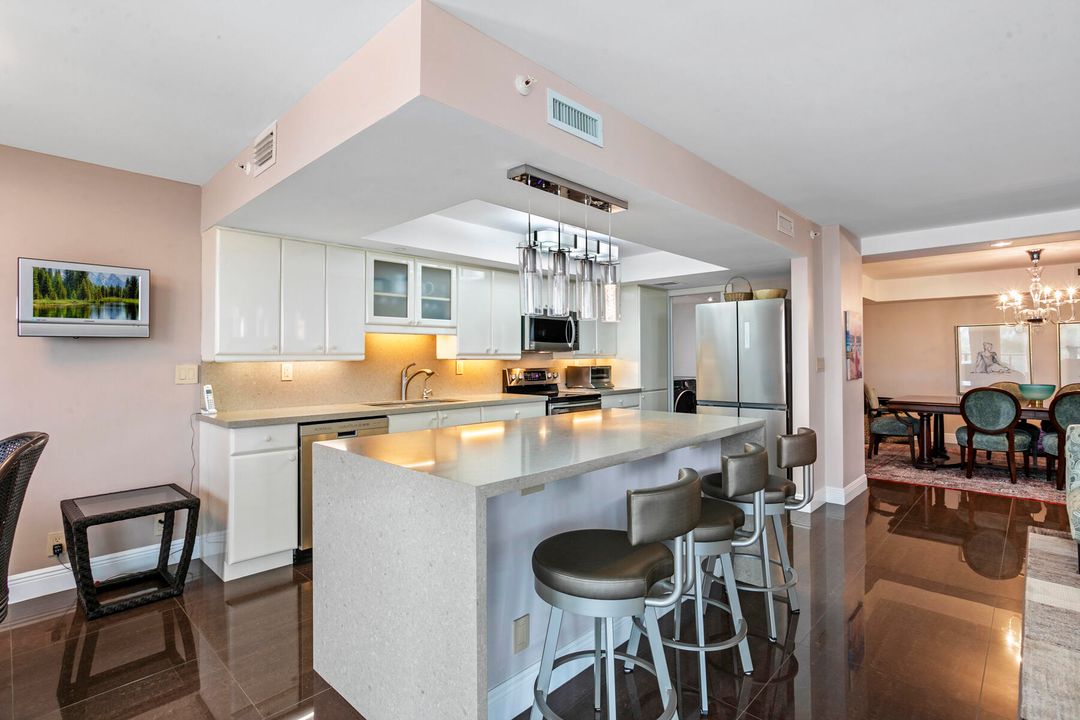 For Sale: $2,195,000 (3 beds, 2 baths, 2078 Square Feet)