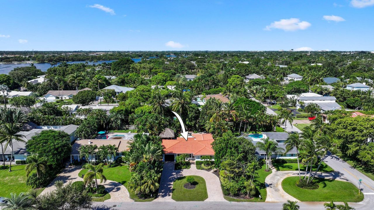 For Sale: $2,195,000 (3 beds, 3 baths, 1666 Square Feet)