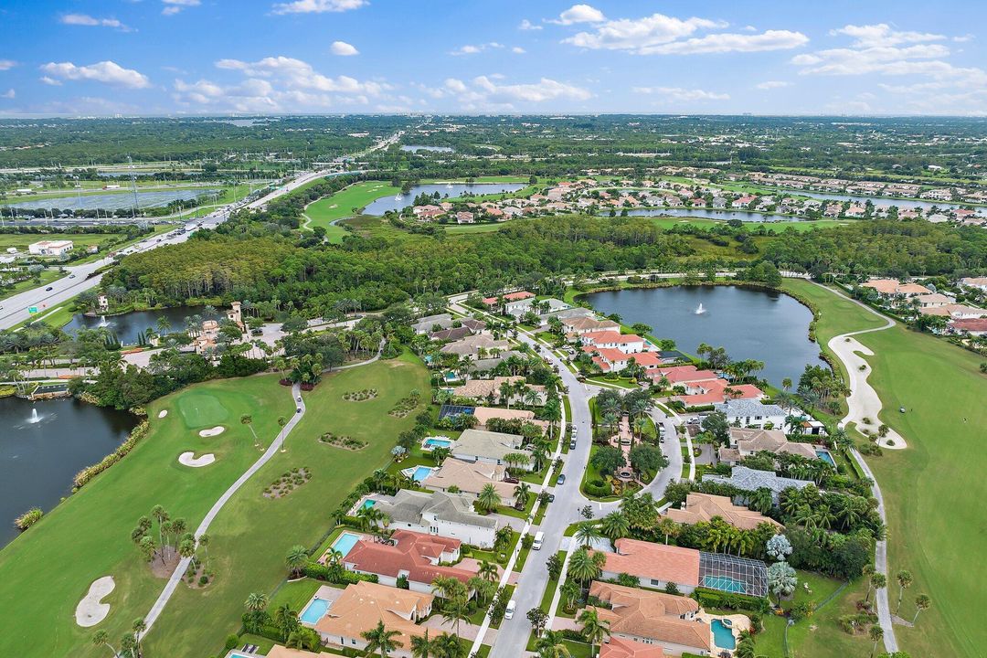 For Sale: $2,697,000 (3 beds, 4 baths, 4350 Square Feet)