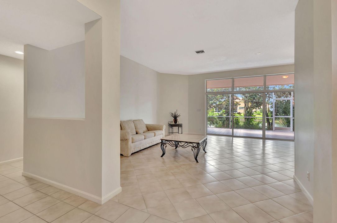 For Sale: $529,500 (4 beds, 2 baths, 2404 Square Feet)