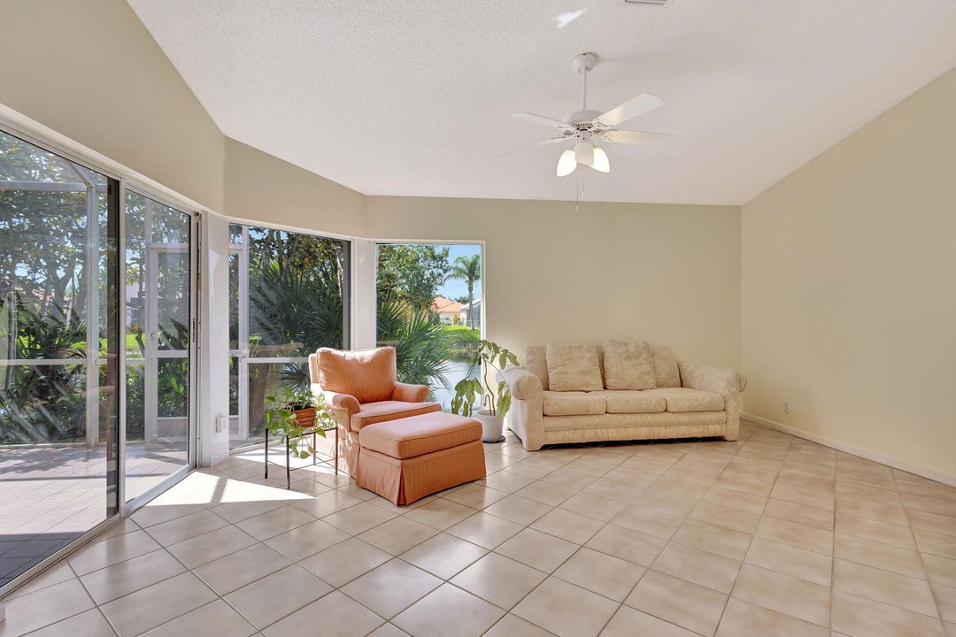 For Sale: $529,500 (4 beds, 2 baths, 2404 Square Feet)