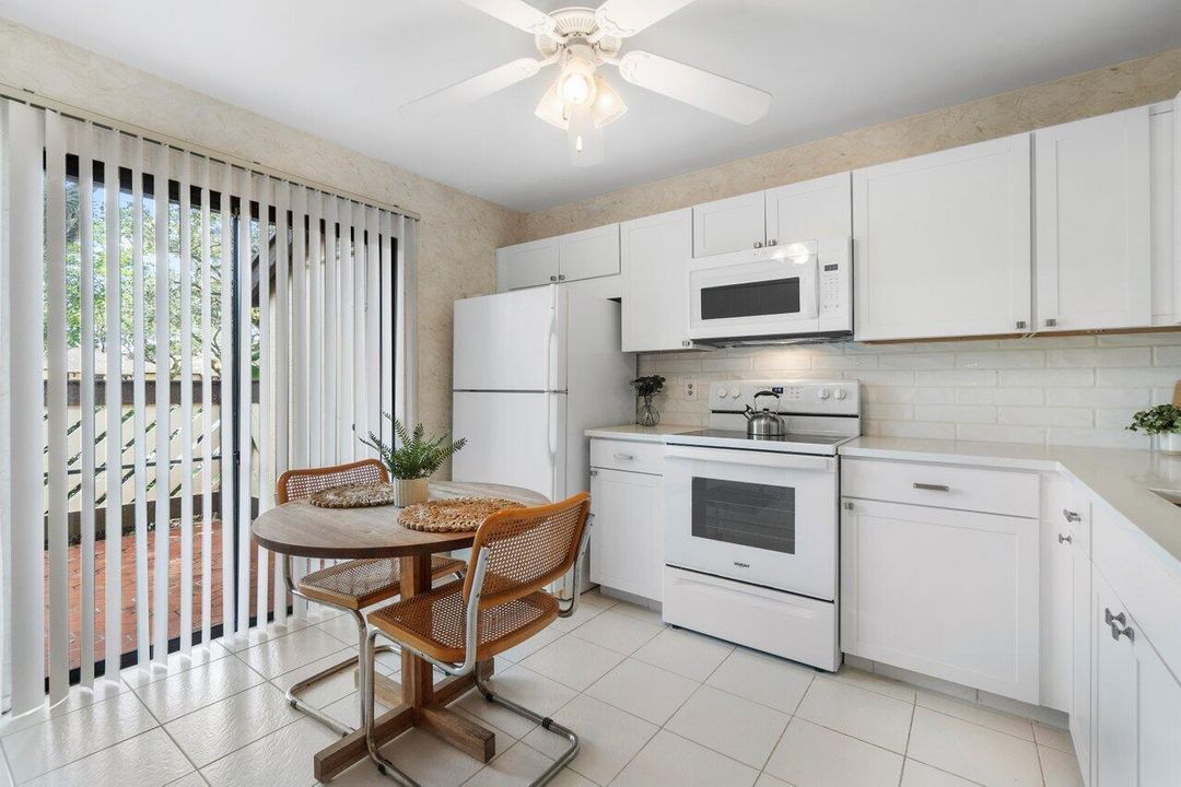 For Sale: $245,000 (2 beds, 2 baths, 1298 Square Feet)