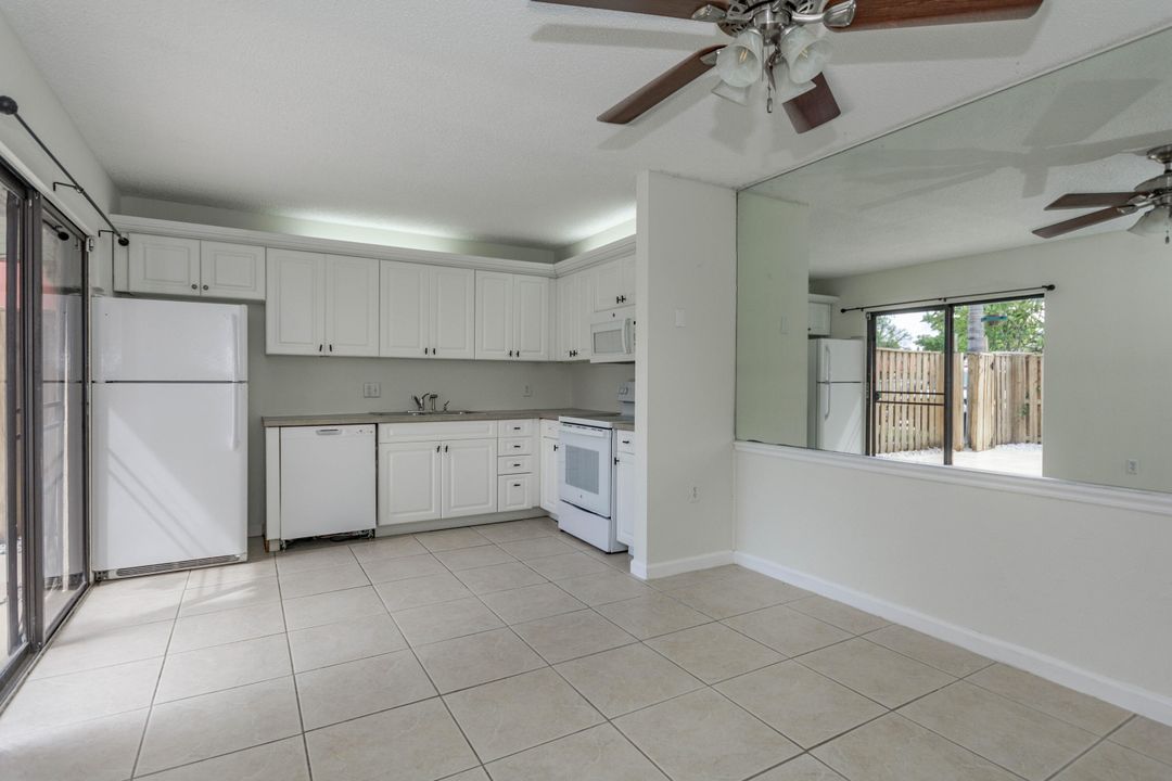 For Sale: $335,000 (2 beds, 2 baths, 1184 Square Feet)