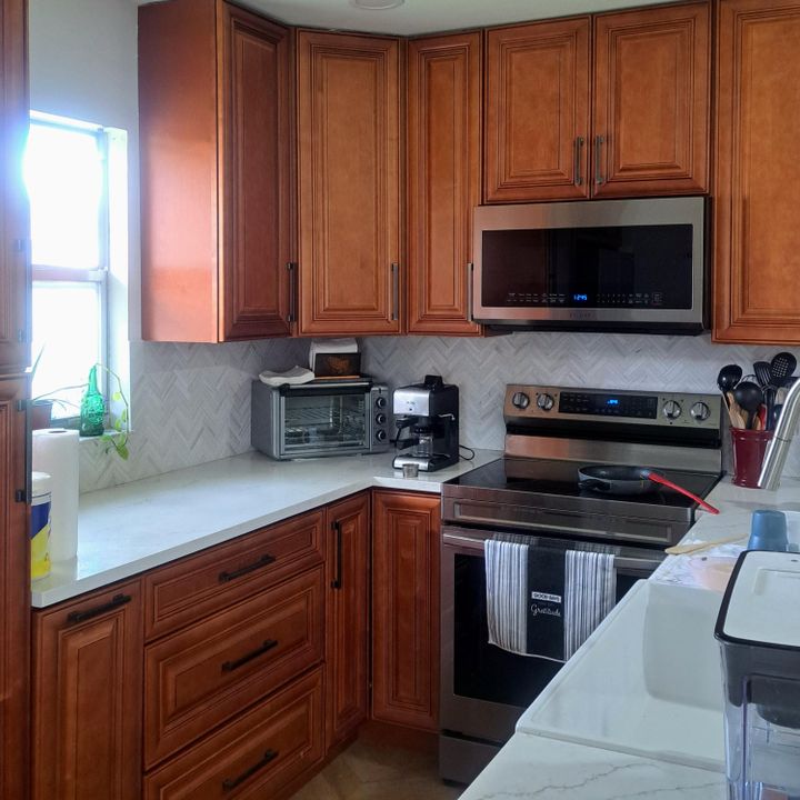 For Sale: $201,949 (2 beds, 2 baths, 880 Square Feet)