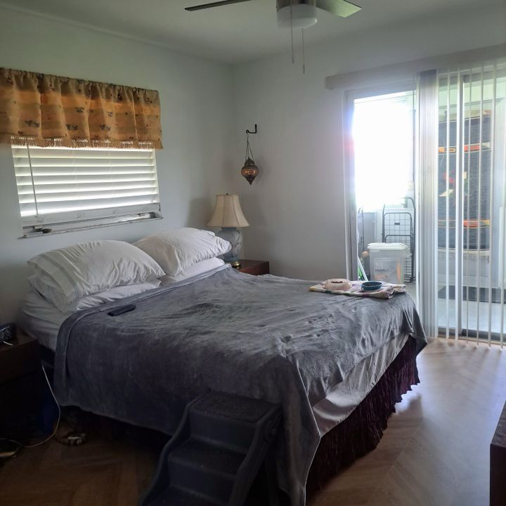 For Sale: $201,949 (2 beds, 2 baths, 880 Square Feet)