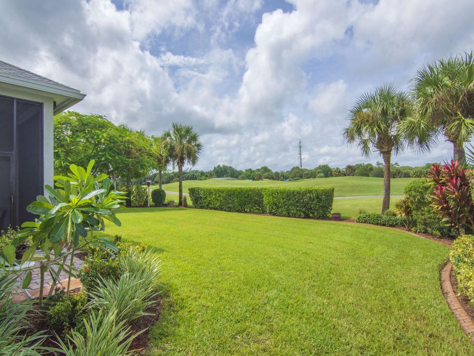 For Sale: $650,000 (4 beds, 2 baths, 2842 Square Feet)