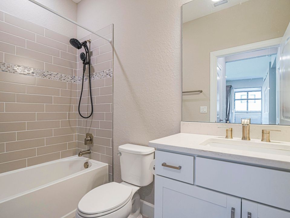 For Sale: $479,000 (2 beds, 2 baths, 1577 Square Feet)