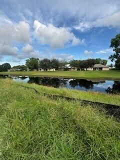 Active With Contract: $499,990 (4 beds, 3 baths, 2020 Square Feet)