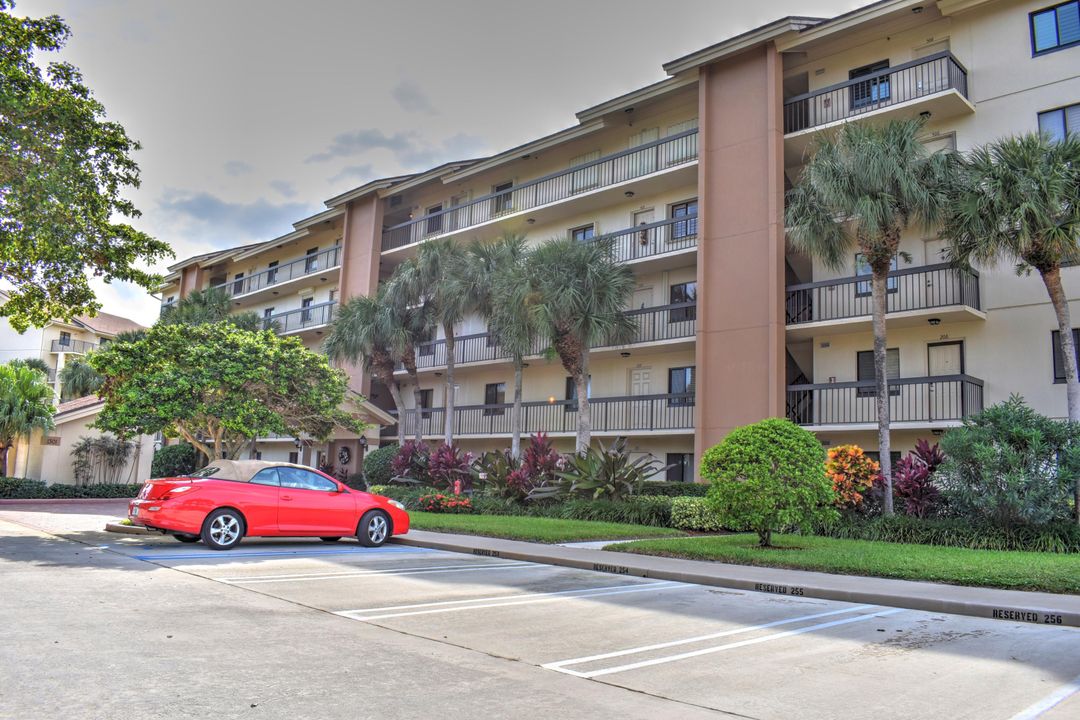 For Rent: $6,000 (2 beds, 2 baths, 1385 Square Feet)