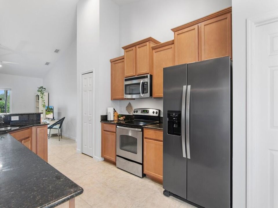 Active With Contract: $388,000 (3 beds, 2 baths, 1584 Square Feet)