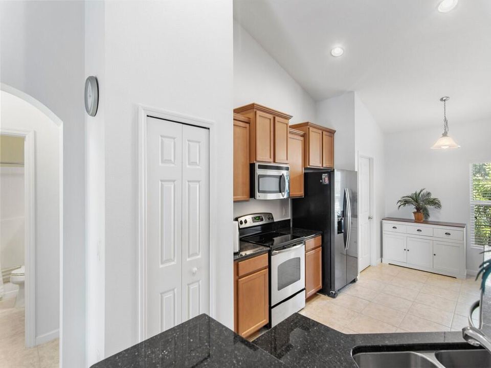 Active With Contract: $388,000 (3 beds, 2 baths, 1584 Square Feet)