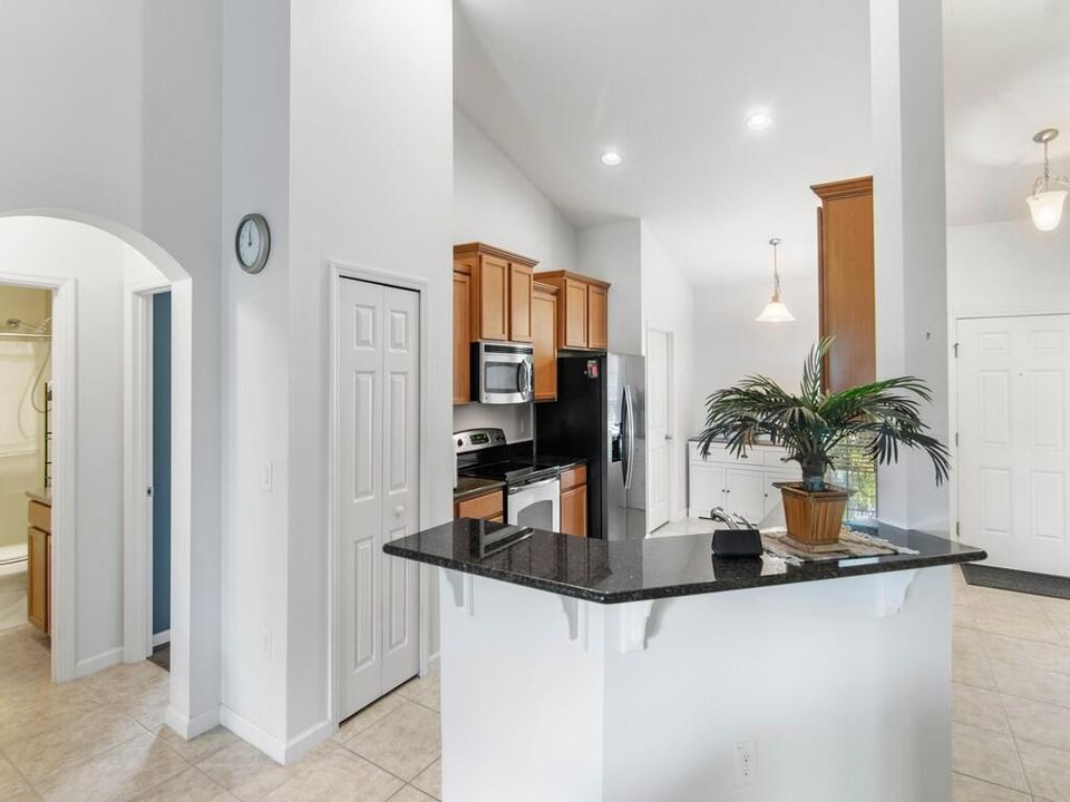 Active With Contract: $388,000 (3 beds, 2 baths, 1584 Square Feet)