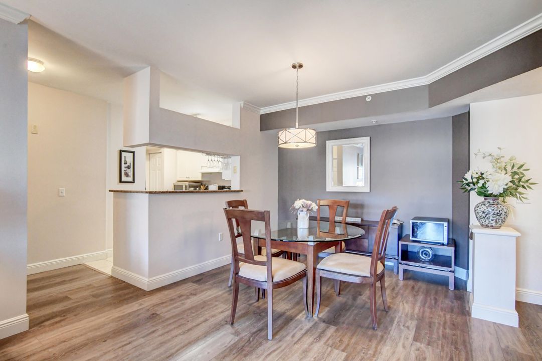 For Sale: $380,000 (2 beds, 2 baths, 1030 Square Feet)