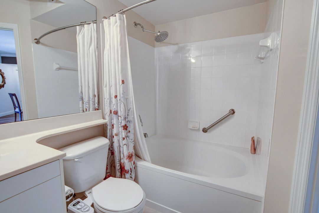 For Sale: $380,000 (2 beds, 2 baths, 1030 Square Feet)