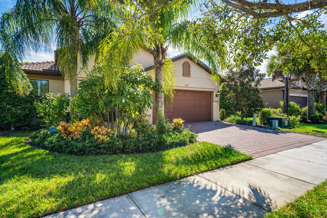 For Sale: $525,000 (3 beds, 2 baths, 2112 Square Feet)