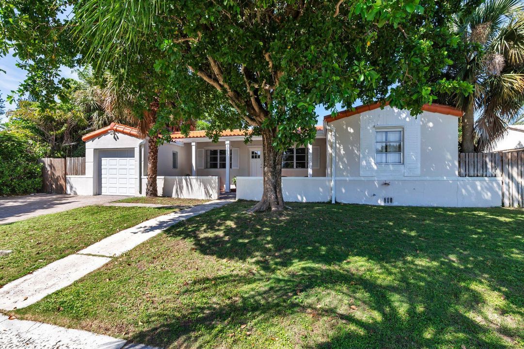 For Sale: $1,050,000 (2 beds, 2 baths, 1518 Square Feet)