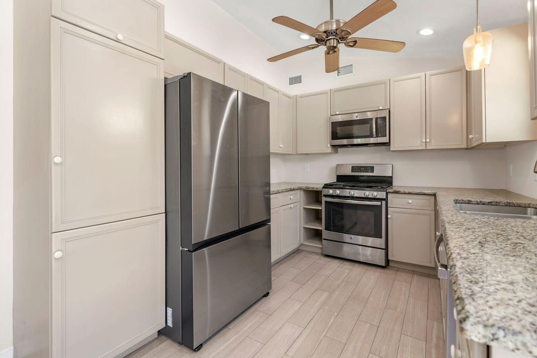 For Sale: $1,050,000 (2 beds, 2 baths, 1518 Square Feet)