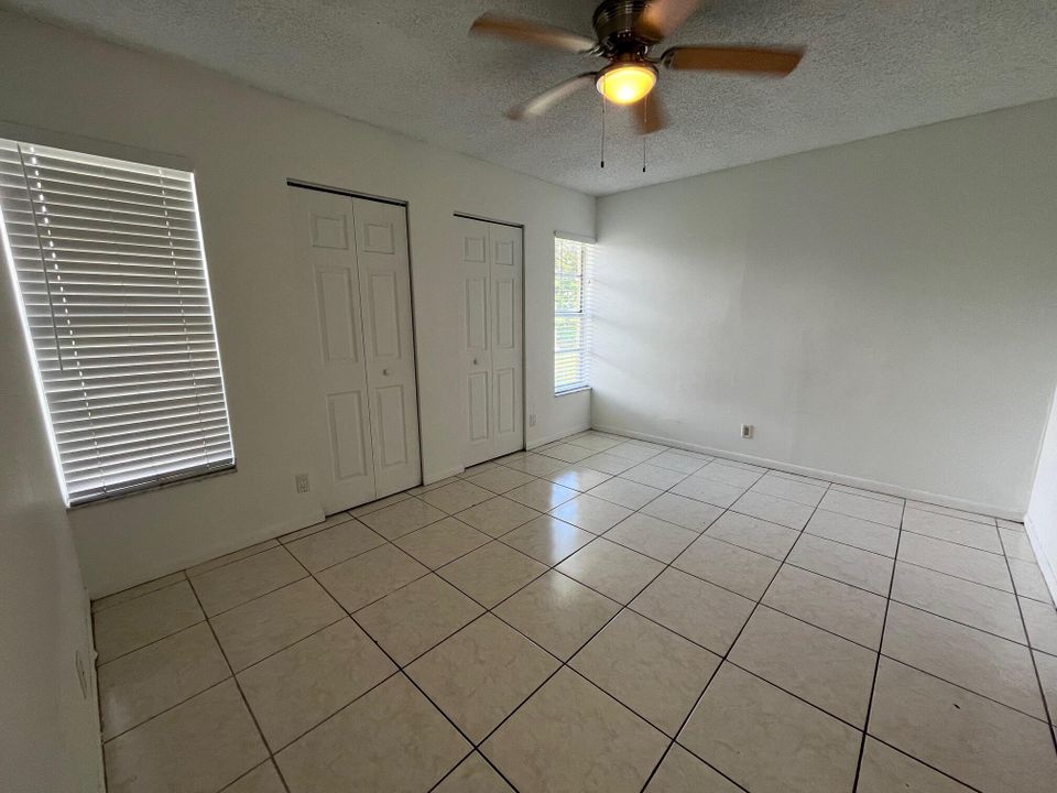 For Sale: $198,900 (2 beds, 2 baths, 768 Square Feet)