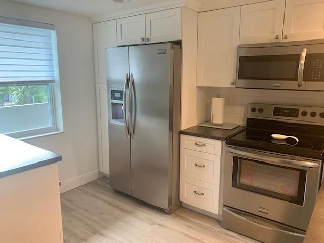 For Sale: $152,000 (1 beds, 1 baths, 775 Square Feet)