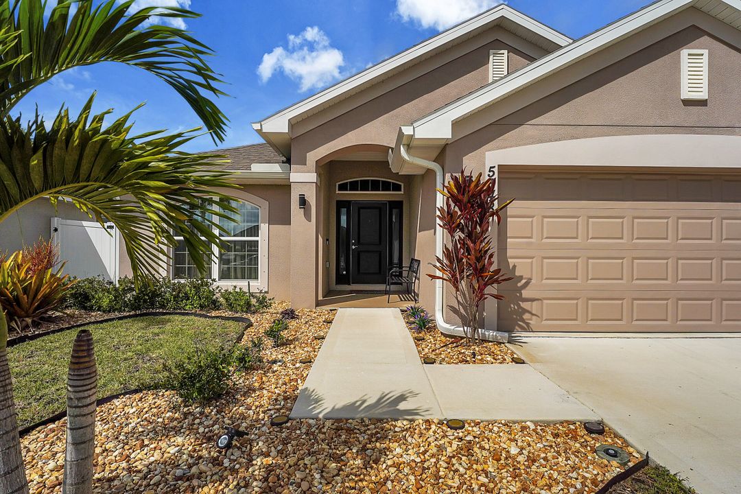 For Sale: $424,900 (4 beds, 2 baths, 1824 Square Feet)