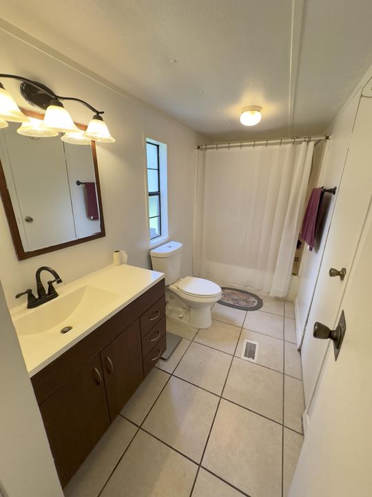 For Sale: $155,000 (3 beds, 2 baths, 1040 Square Feet)