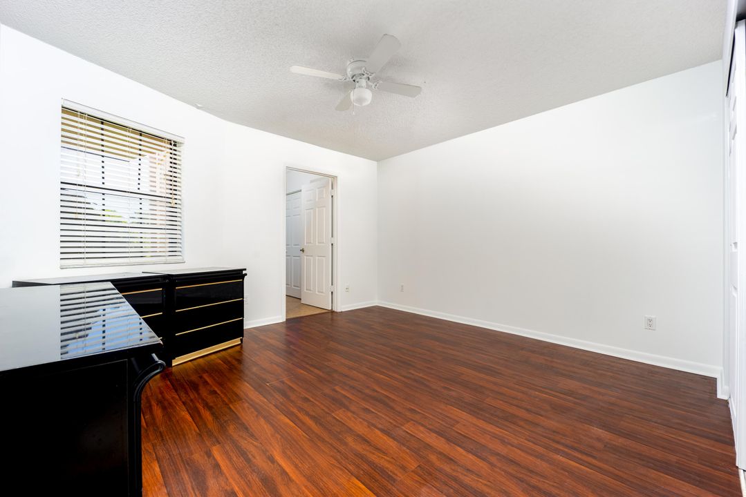 For Sale: $210,000 (2 beds, 2 baths, 1037 Square Feet)