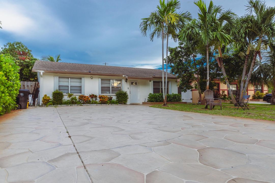 For Sale: $439,950 (3 beds, 2 baths, 1040 Square Feet)