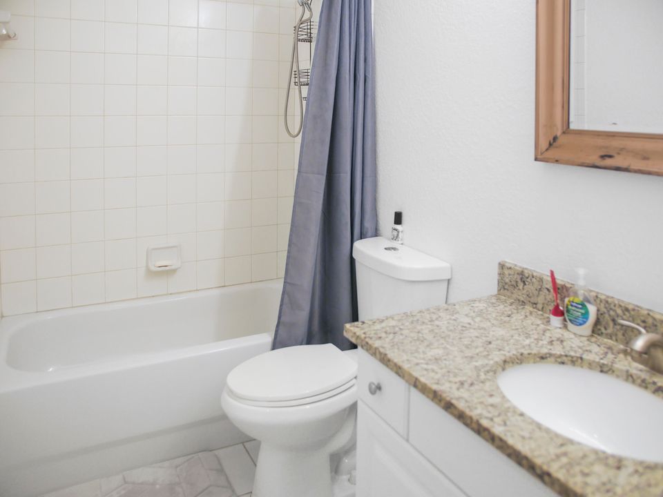 For Sale: $329,000 (3 beds, 2 baths, 1379 Square Feet)