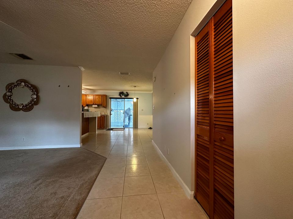 En Venta: $449,500 (2 camas, 2 baños, 1020 Pies cuadrados)