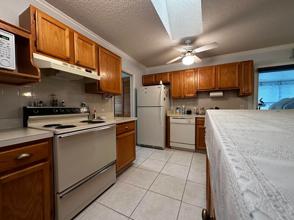 For Sale: $449,500 (2 beds, 2 baths, 1020 Square Feet)