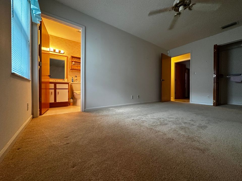 For Sale: $449,500 (2 beds, 2 baths, 1020 Square Feet)