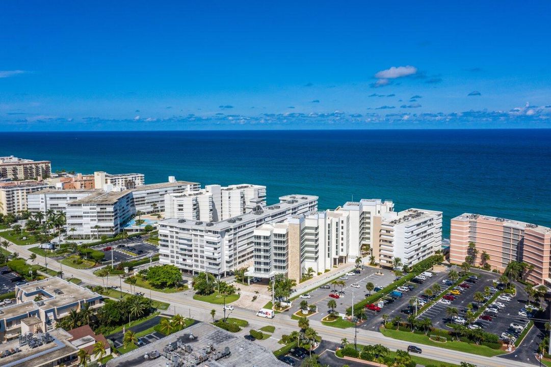 For Sale: $2,250,000 (2 beds, 3 baths, 2608 Square Feet)