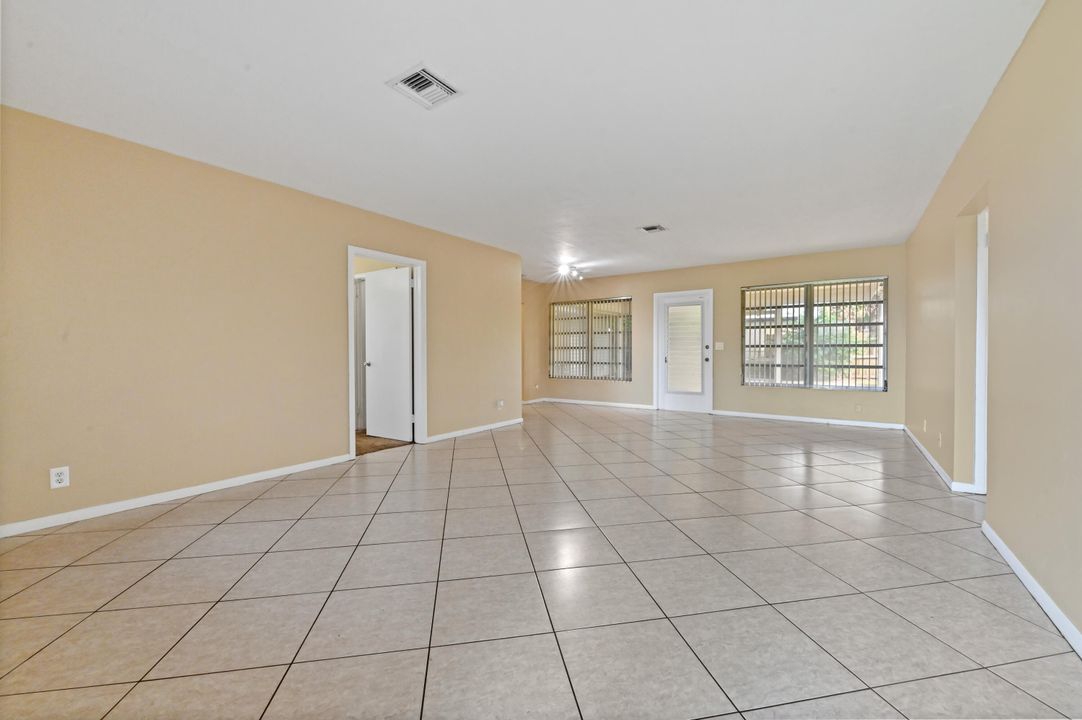 For Sale: $497,500 (3 beds, 2 baths, 1218 Square Feet)