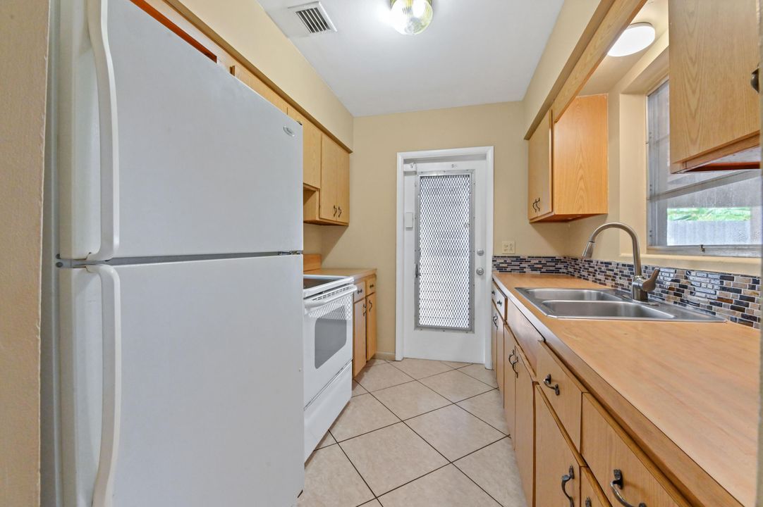 For Sale: $497,500 (3 beds, 2 baths, 1218 Square Feet)