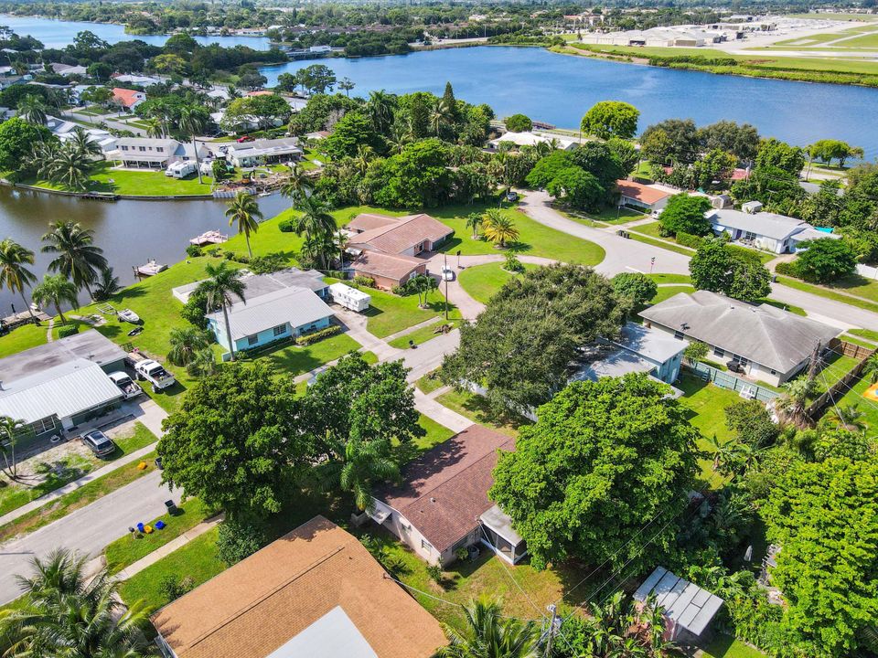 For Sale: $497,500 (3 beds, 2 baths, 1218 Square Feet)