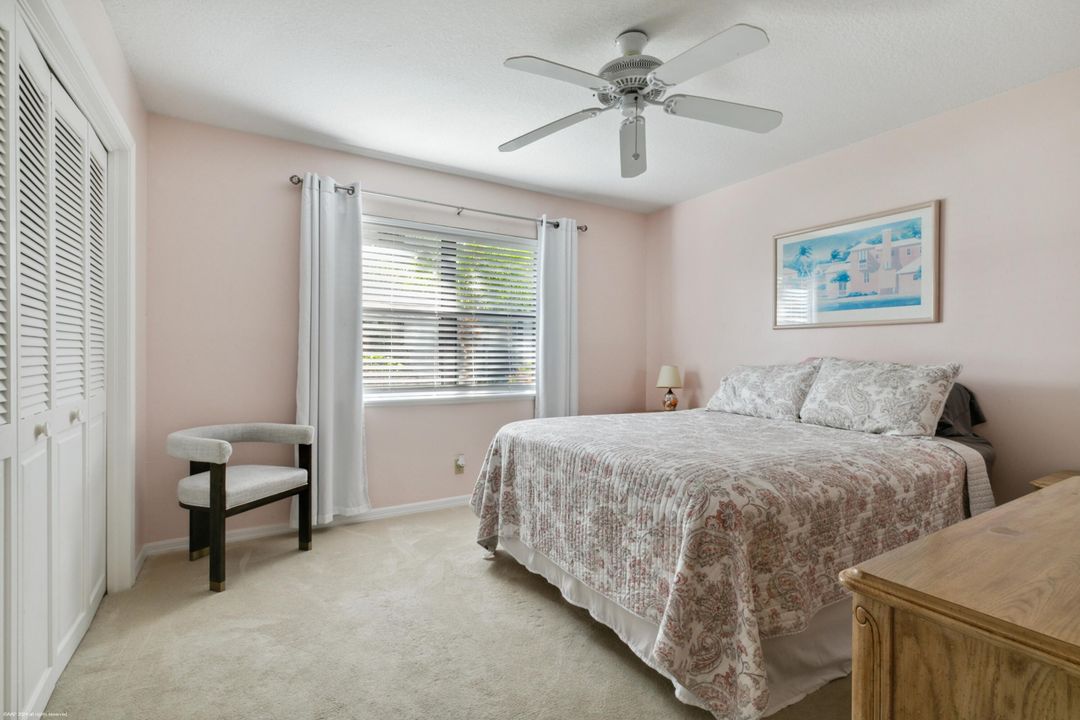 For Sale: $299,900 (2 beds, 2 baths, 1354 Square Feet)