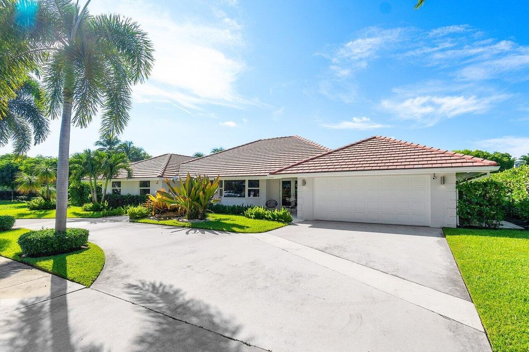 For Sale: $2,500,000 (3 beds, 3 baths, 2807 Square Feet)