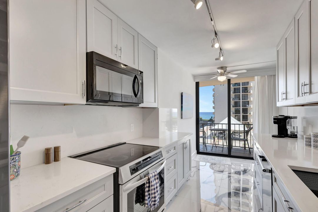 For Sale: $628,000 (2 beds, 2 baths, 1432 Square Feet)