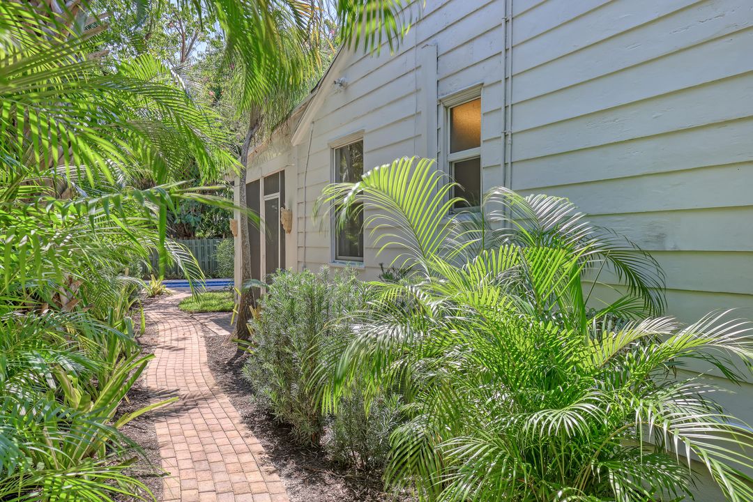 For Sale: $1,600,000 (4 beds, 3 baths, 2137 Square Feet)