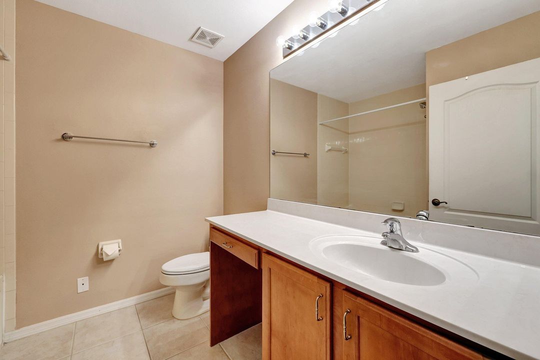 For Sale: $279,900 (2 beds, 2 baths, 1350 Square Feet)