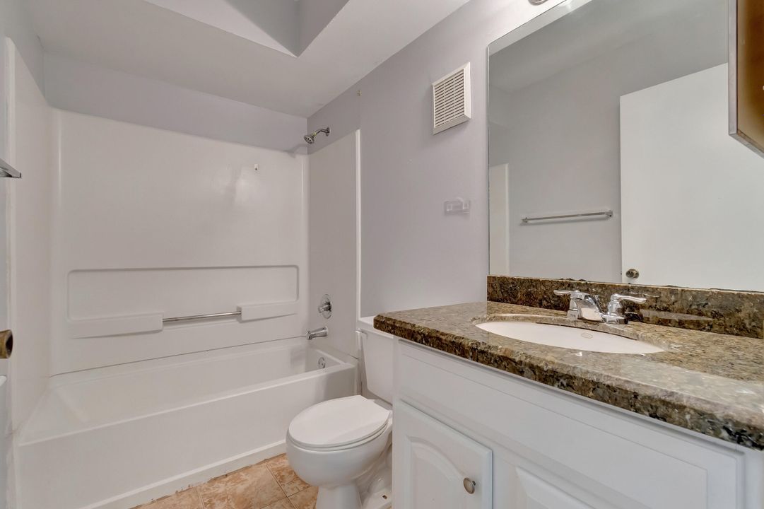 For Sale: $240,000 (2 beds, 2 baths, 884 Square Feet)