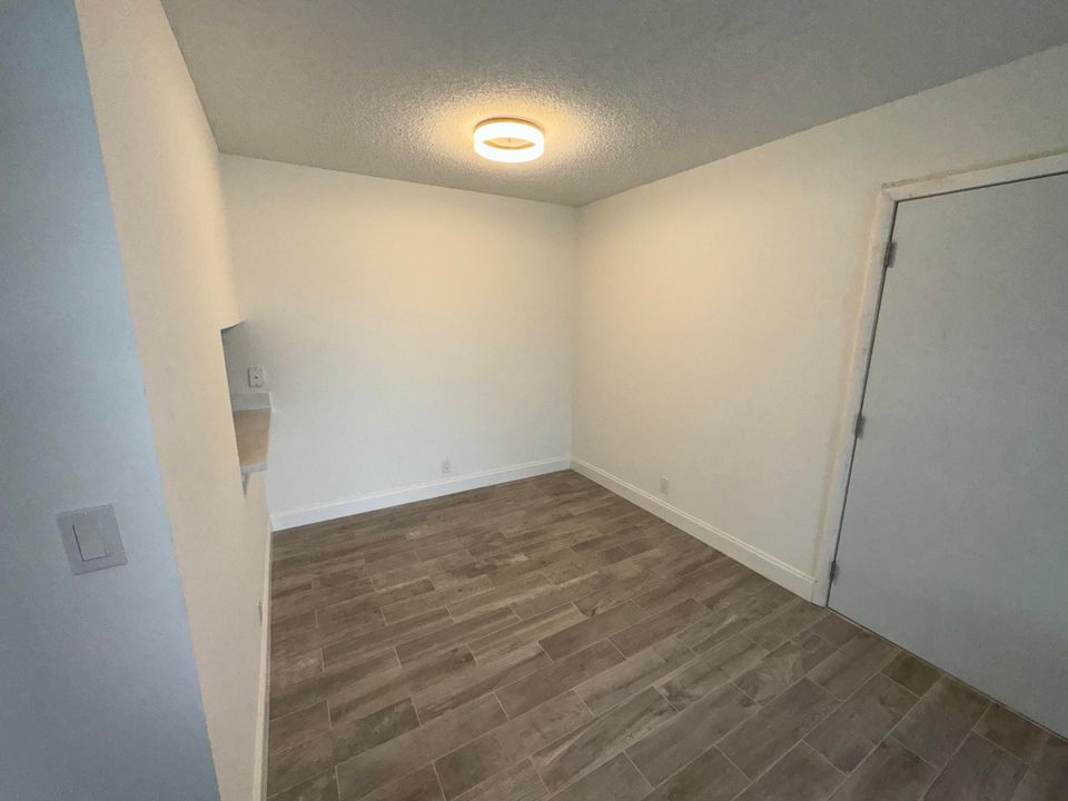 For Rent: $2,000 (2 beds, 2 baths, 798 Square Feet)