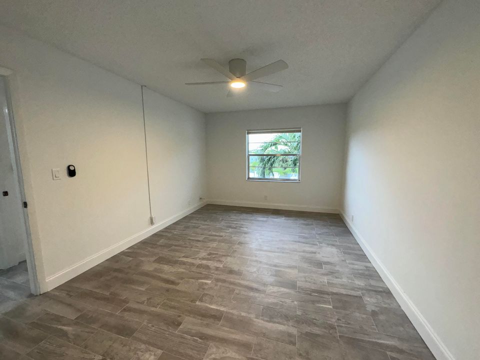 For Rent: $2,000 (2 beds, 2 baths, 798 Square Feet)