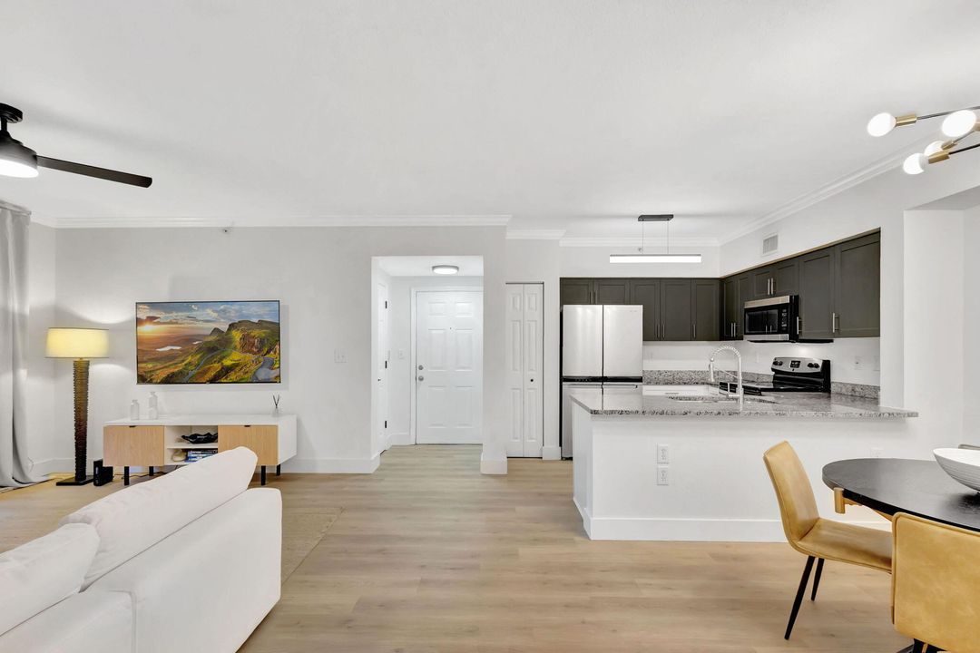 For Sale: $365,000 (3 beds, 2 baths, 1493 Square Feet)