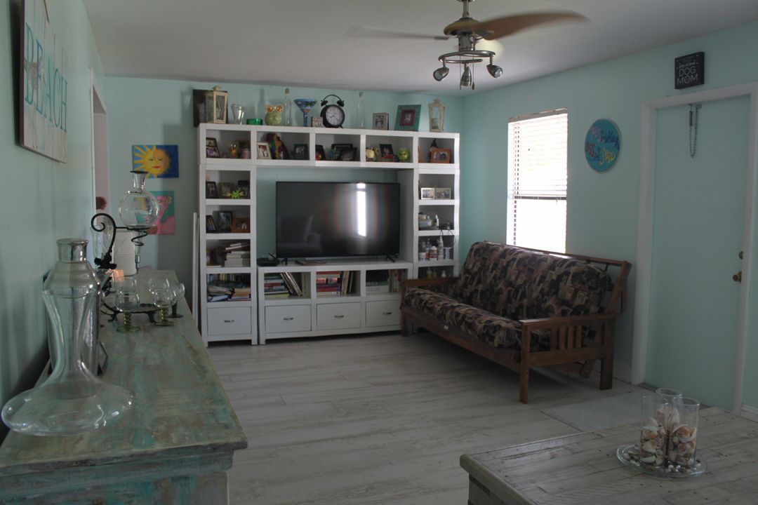 For Sale: $335,000 (2 beds, 2 baths, 1188 Square Feet)